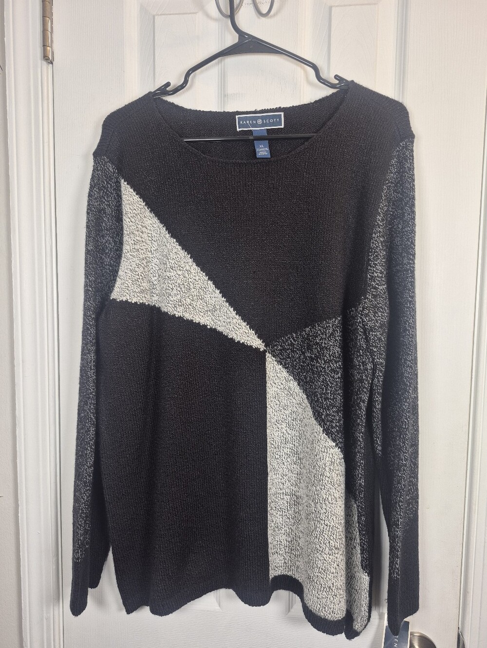 NWT Karen Scott Black and Gray Color Block Geometric Knit Sweater Size XL